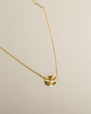 سلسال تصميم كارتير مطلي ذهب أصفر عيار 18 ماركة Elegance Lovers