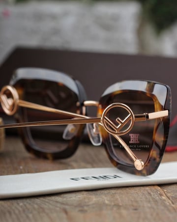 نظارة فندي نسائي