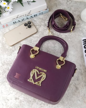 شنطة كتف/كروس ماركة لوف موسكينو - عنابي