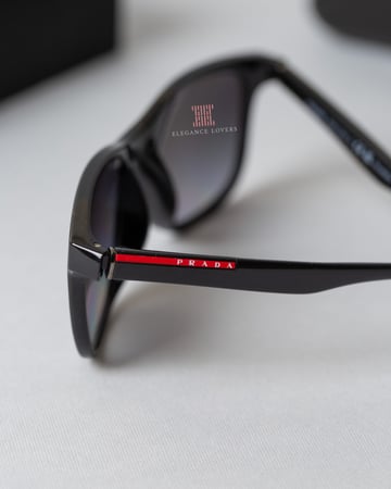 نظارة شمسية رجالية ماركة برادا