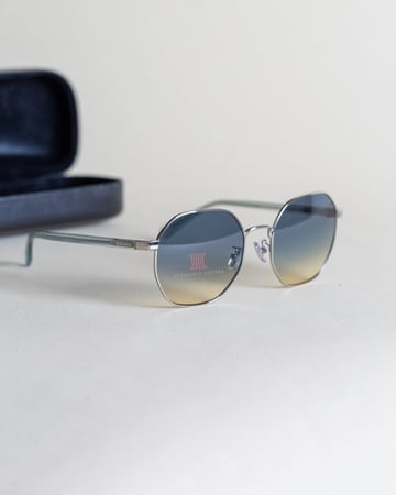 نظارة شمسية نسائية ماركة كوتش