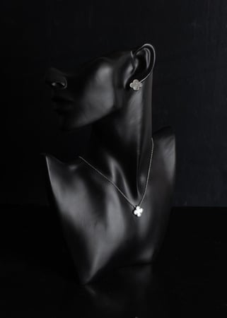 طقم صدف سلسال + حلق فان كليف ديزاين ماركة Elegance Lovers