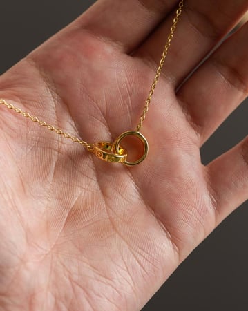 سلسال تصميم كارتير مطلي ذهب أصفر عيار 18 ماركة Elegance Lovers