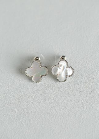 حلق فان كليف ديزاين صدف ماركة Elegance Lovers