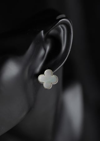 حلق فان كليف ديزاين صدف ماركة Elegance Lovers