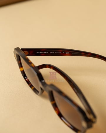 نظارة شمسية مناسبة للجنسين ماركة بربري