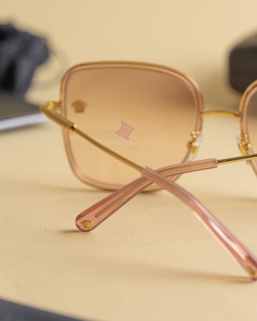 نظارة شمسية نسائية ماركة فرزاتشي