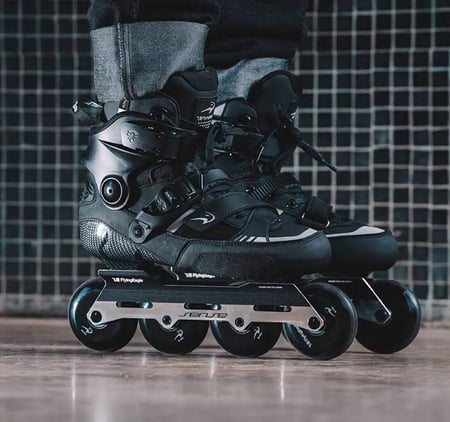صورة تزلج سكيت احترافي Photo of Pro Inline Skates