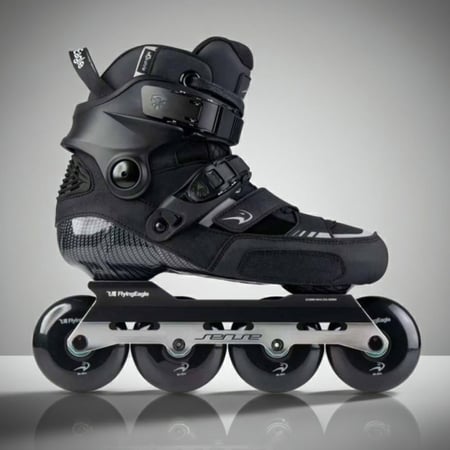 صورة سكيت محترفين flying eagle raptor skates caron