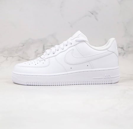 شوز نايك ابيض