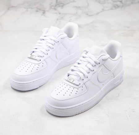 شوز نايك ابيض