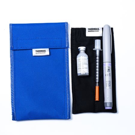 حافظة حجم وسط  ( قلمين )