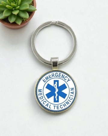 ميدالية مفاتيح مسعف