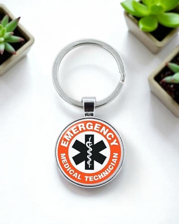ميدالية مفاتيح مسعف
