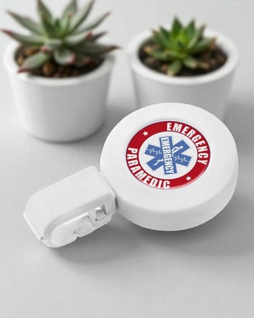 حامل بطاقة مع شعار 3D نوع UHOO مسعف PARAMEDIC