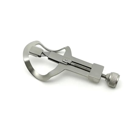 Anterior teeth separator