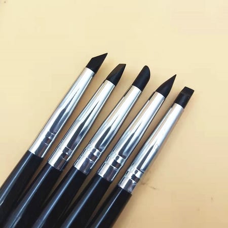 فرشاة الحشوات التجميلية