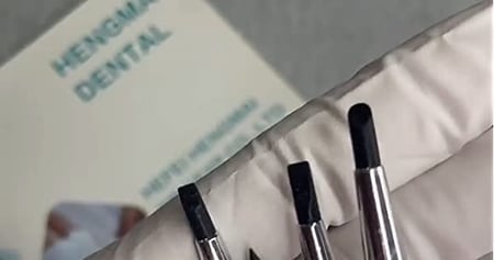 فرشاة الحشوات التجميلية