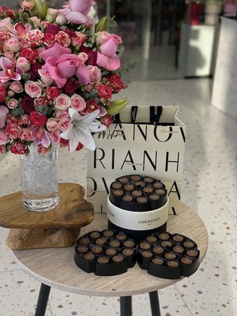 فازة ورد مع شوكلاتة هانفريان