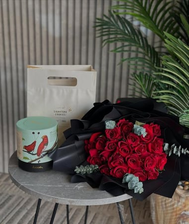 باقة ورد جوري طبيعي مع تشوكلت انوش