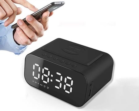 ساعة منبه رقمية متعددة الوظائف مدمجة بتقنية الشحن اللاسلكي للجوال