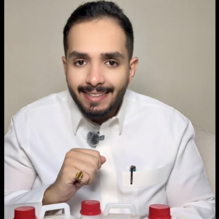 بكج ٣ كيلو عسل سدر بلدي (إنتاج الباحة) + ٣ كيلو عسل بلدي مجانا + علبة شمع زهور هدية