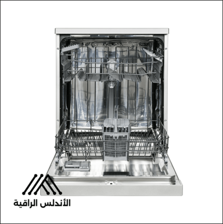 داخل الغسالة مع رفوف متعددة