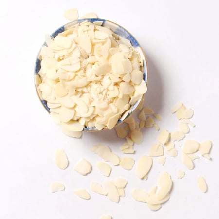 علبة لوز شريح