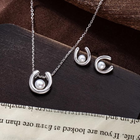 نصف طقم لؤلؤ مياه عذبة وأقراط مرصعة للنساء فضة عيار  925