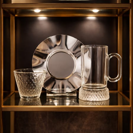 طقم فناجين شاي وقهوة زجاج فاخر بقاعدة محجر مع صحن معدن مموج 18 قطعة 6 اشخاص