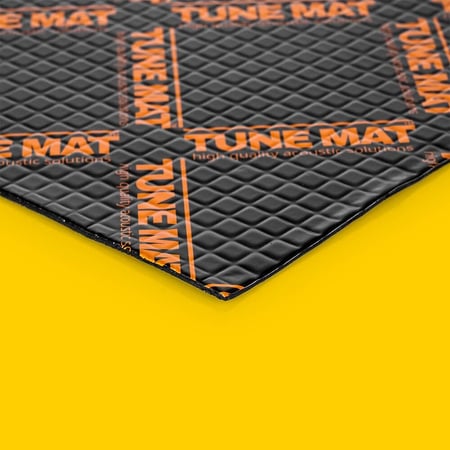 عازل الصوت للسيارات