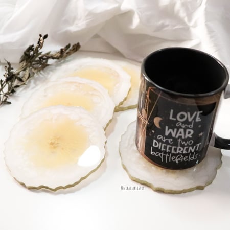 white & gold geode كوستر