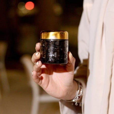 عود مسقى بعطور فرنسية 6 علب