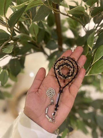 سبحة أسود شفاف ملكي