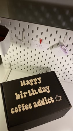 كتابه على البوكس