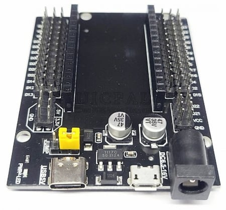 esp32 shield متوفر في متجر جيم الكترونيات في جدة