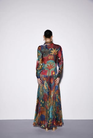 فستان ملون بتطريز يدوي