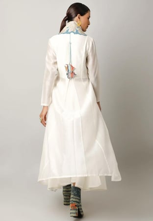 فستان هندي راقي بتطريز يدوي