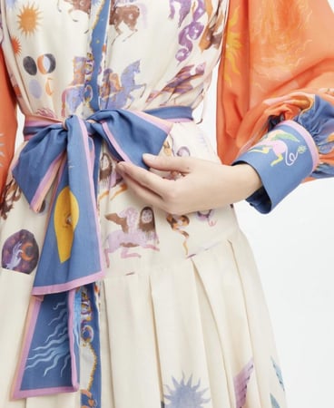 فستان ملون بأكمام منفوخه