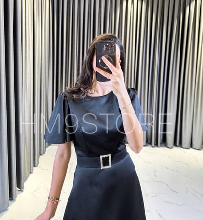 فستان مزين بكرستال