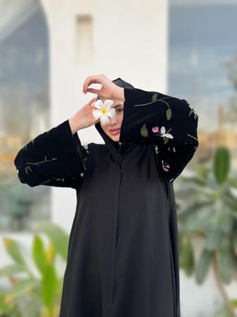 عبايه فلور مخمل