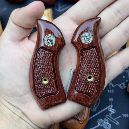 مقابض سميث امريكي لون غامق  الاصدار  القديم