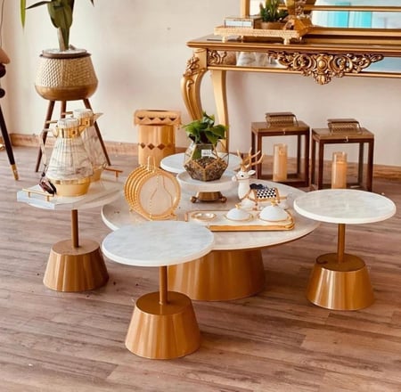 طقم طاولة ارضي 5 قطع سطح خشب شكل رخام