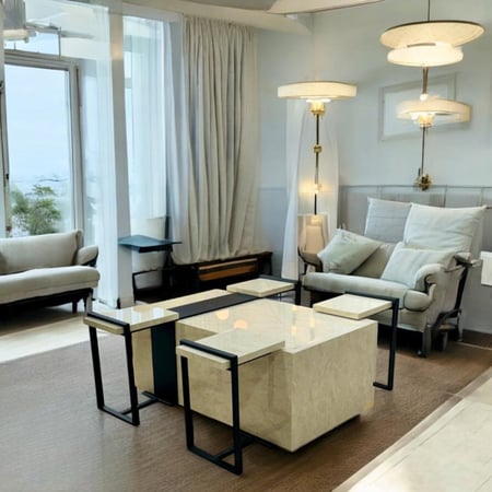 طقم طاولة تقديم مع 4 طاولات خدمة - بديل الرخام