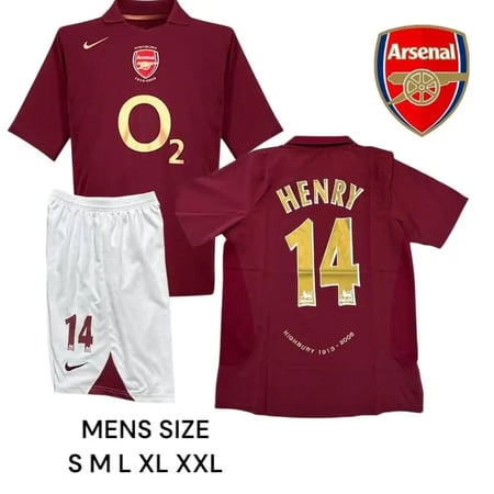 طقم أرسنال الكلاسيكي (تيشيرت وشورت) لموسم 2005-2006،
