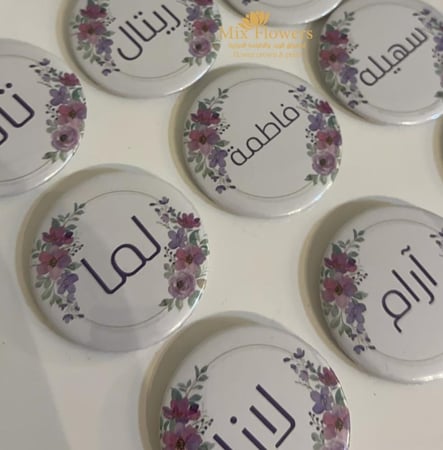 بروش دائري بالاسماء وثيم ورد