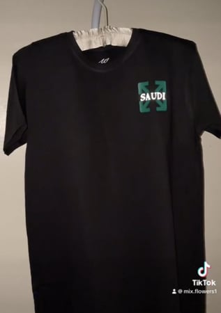 تيشرت الاسهم مع كتابه مضيء