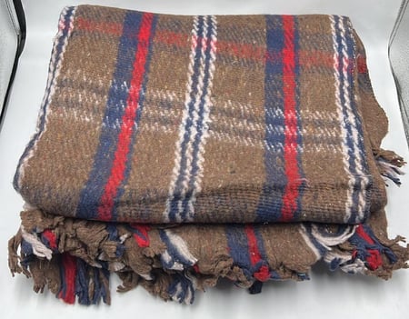 بطانية قديمة (كمبل)