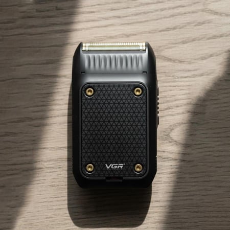 شنطة الحلاقة المتكاملة | أدواتك الخاصة – مع مكينة تحديد