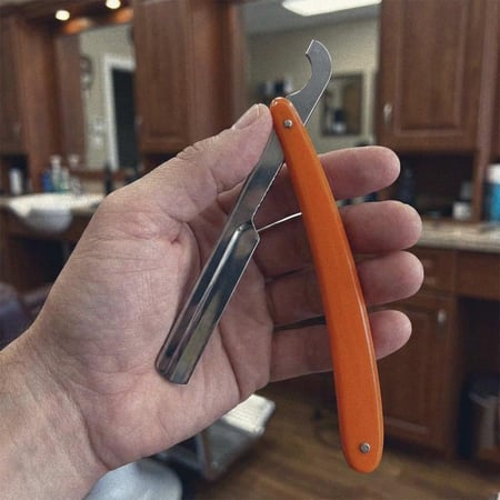 شنطة العناية الاساسية | ادواتك الخاصة بدون مكاين